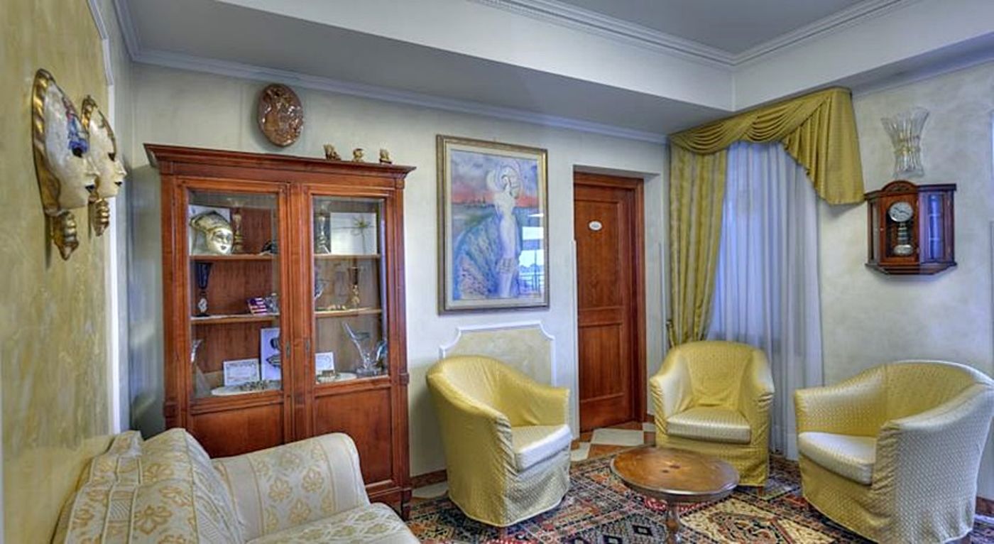 Russo Palace-Italy-Venezia-Lobby-5