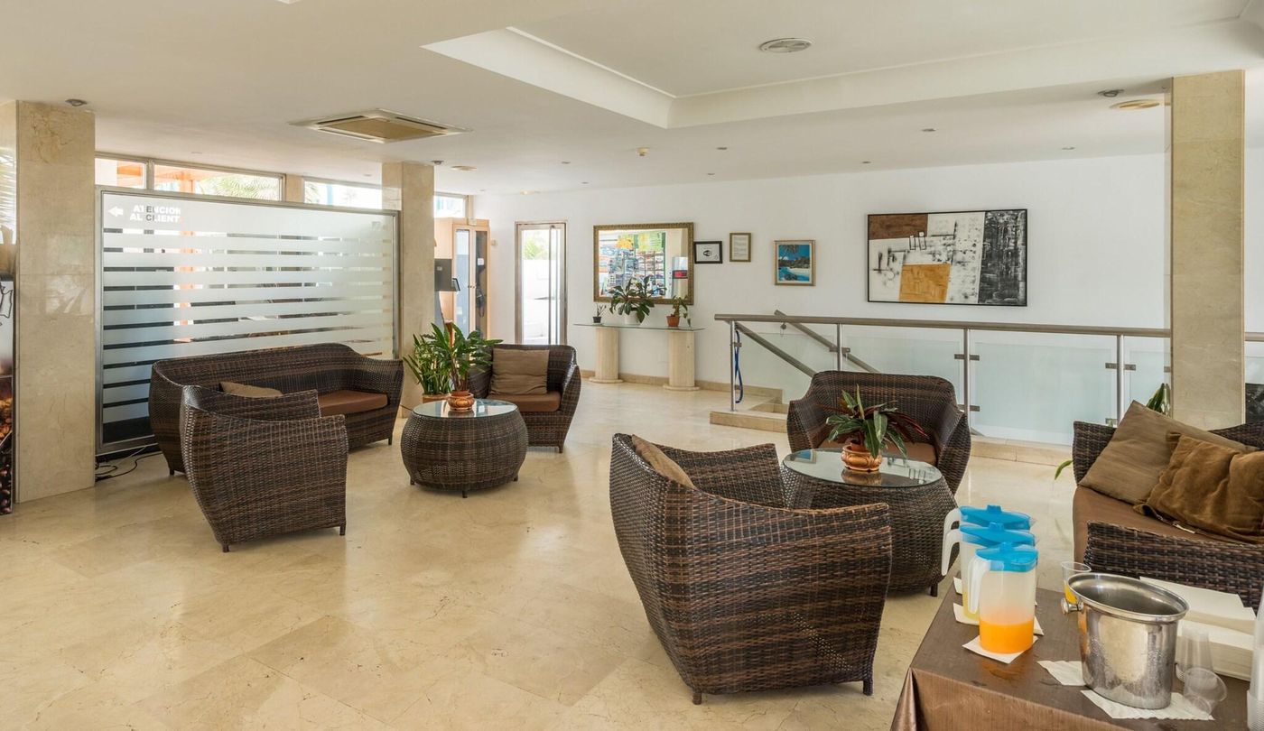 Blue-Sea-Hotel-Los-Fiscos-Lobby-34