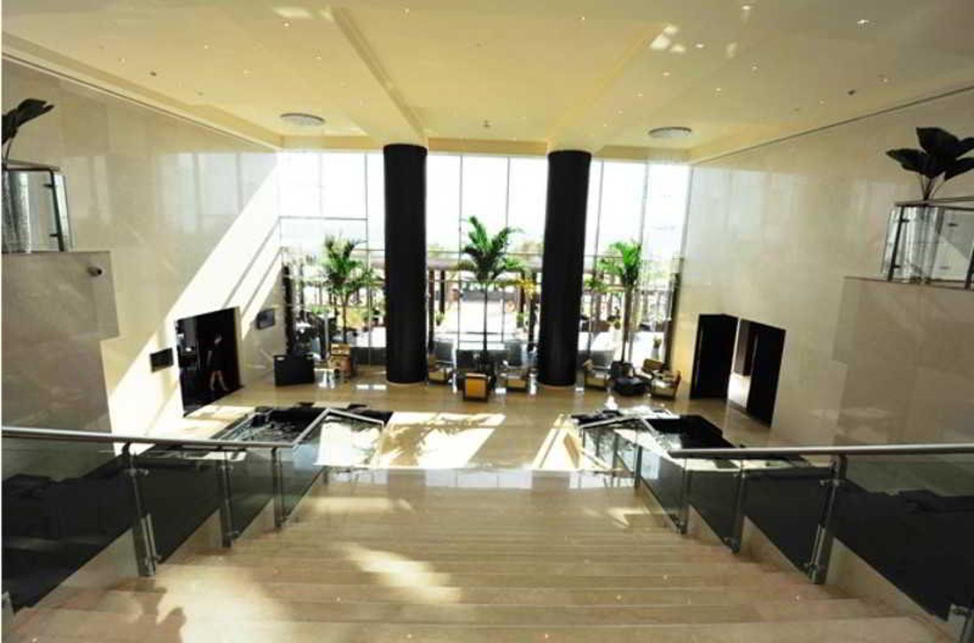Rixos-The-Palm-Hotel-and-Suites-Lobby-66