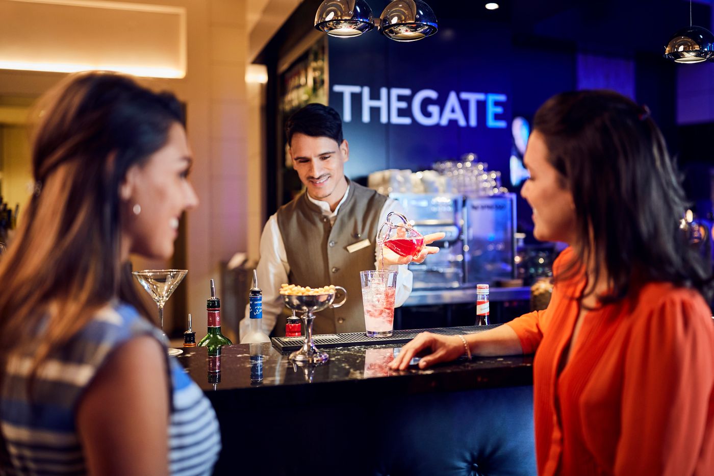 Sheraton-Amsterdam-Airport-Hotel-And-Conference-Center-Bar-36