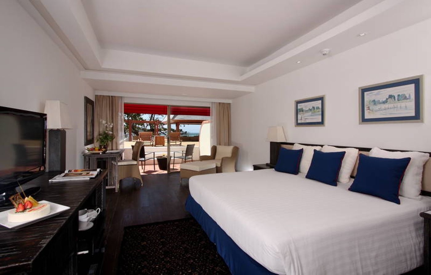 Mom Tri's Boat House Phuket