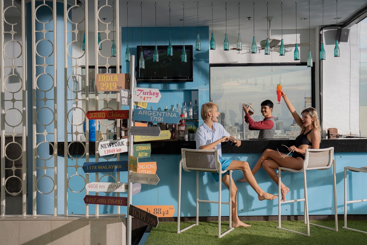 The-Continent-Hotel-Sukhumvit---Asok-BTS-Bangkok-Pool-32