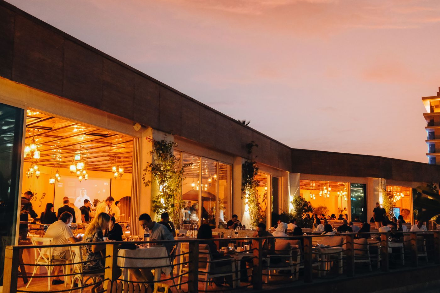 Dubai-Marine-Beach-Resort-and-Spa-Restaurant-20