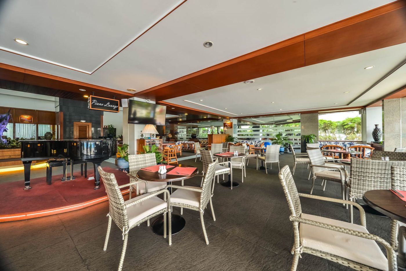 Andaman-Beach-Suites-Restaurant-68