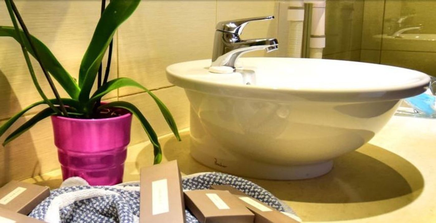 Kiani-Beach-Resort-Room-35