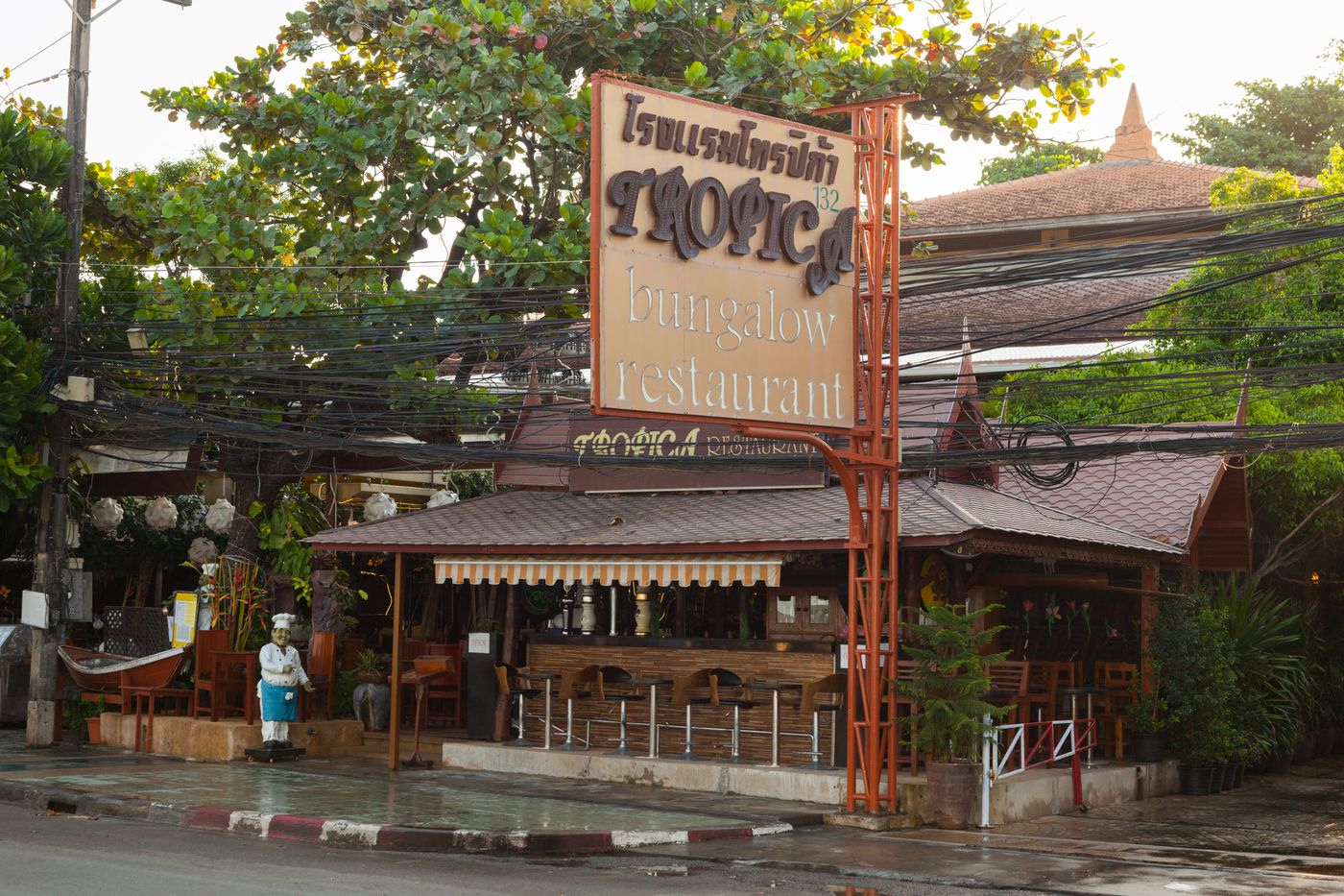 Tropica-Bungalow-Hotel-Bar-20