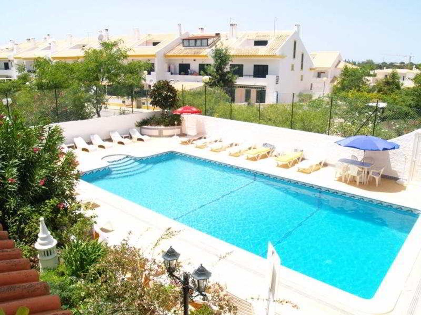 Apartamentos-Solar-do-Sol-Pool-1