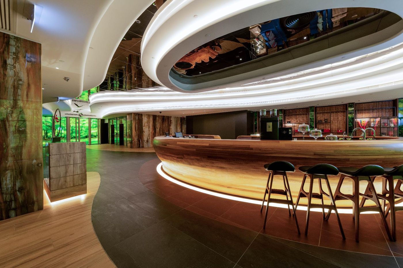 Oasis-Avenue-A-GDH-Hotel-Lobby-2