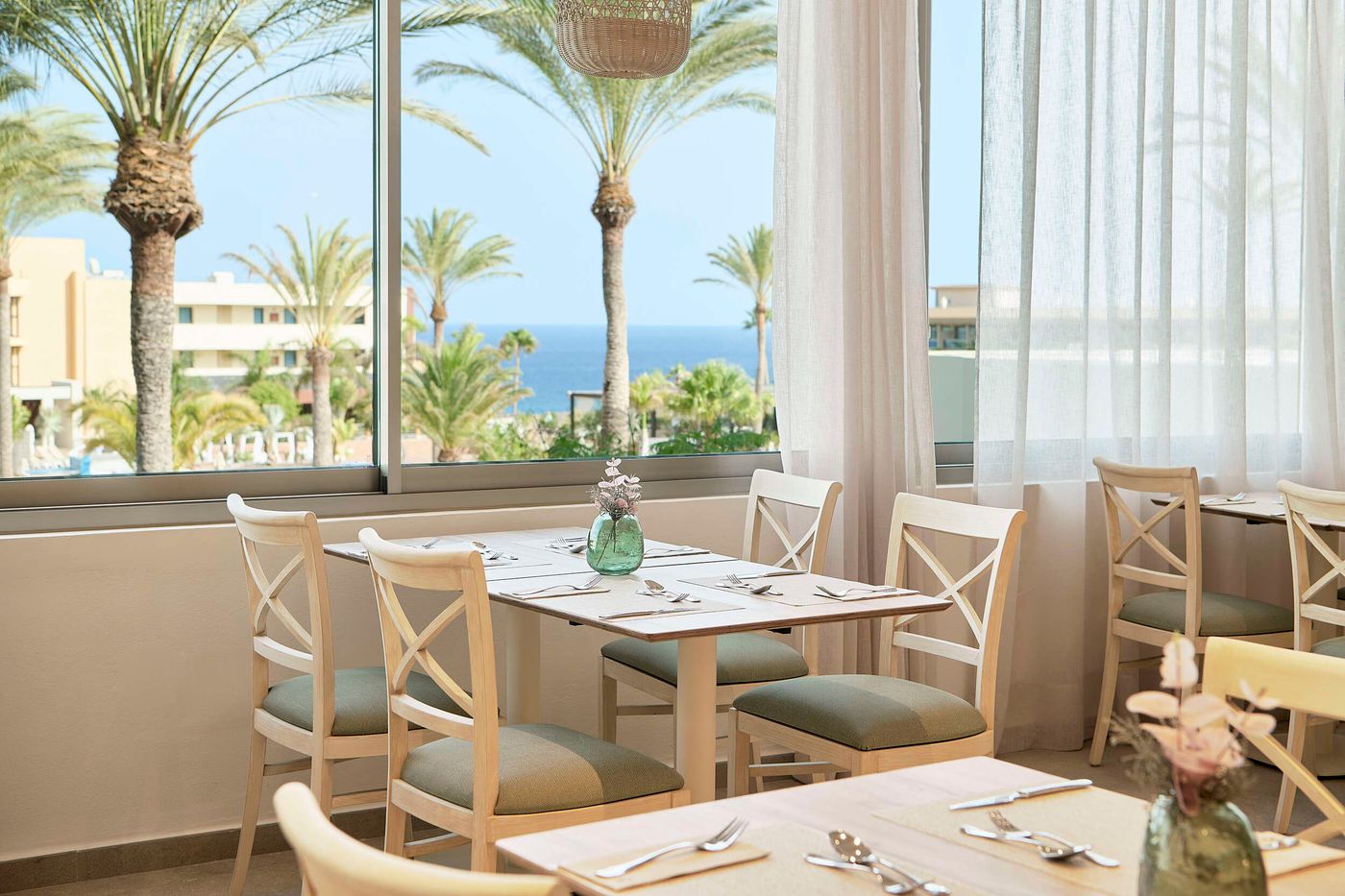 Iberostar-Hotel-Playa-Gaviotas-Park-Restaurant-54