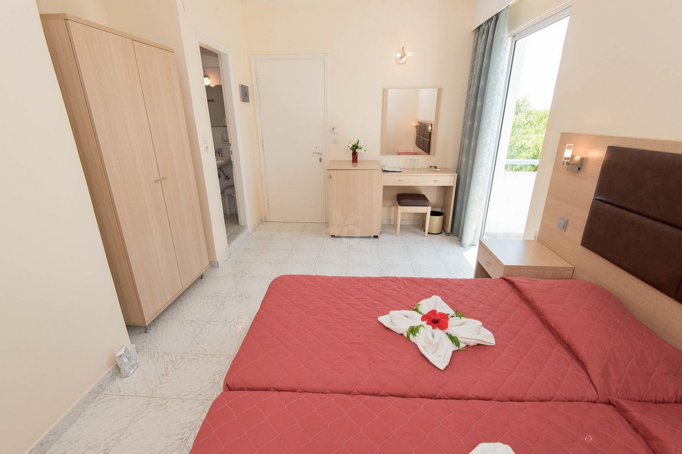 Leonidas-Hotel-And-Studios-Room-28