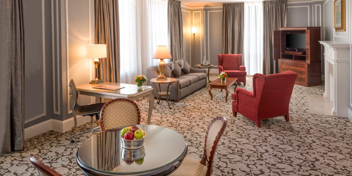 Millennium-Biltmore-Hotel-Los-Angeles-Room-4