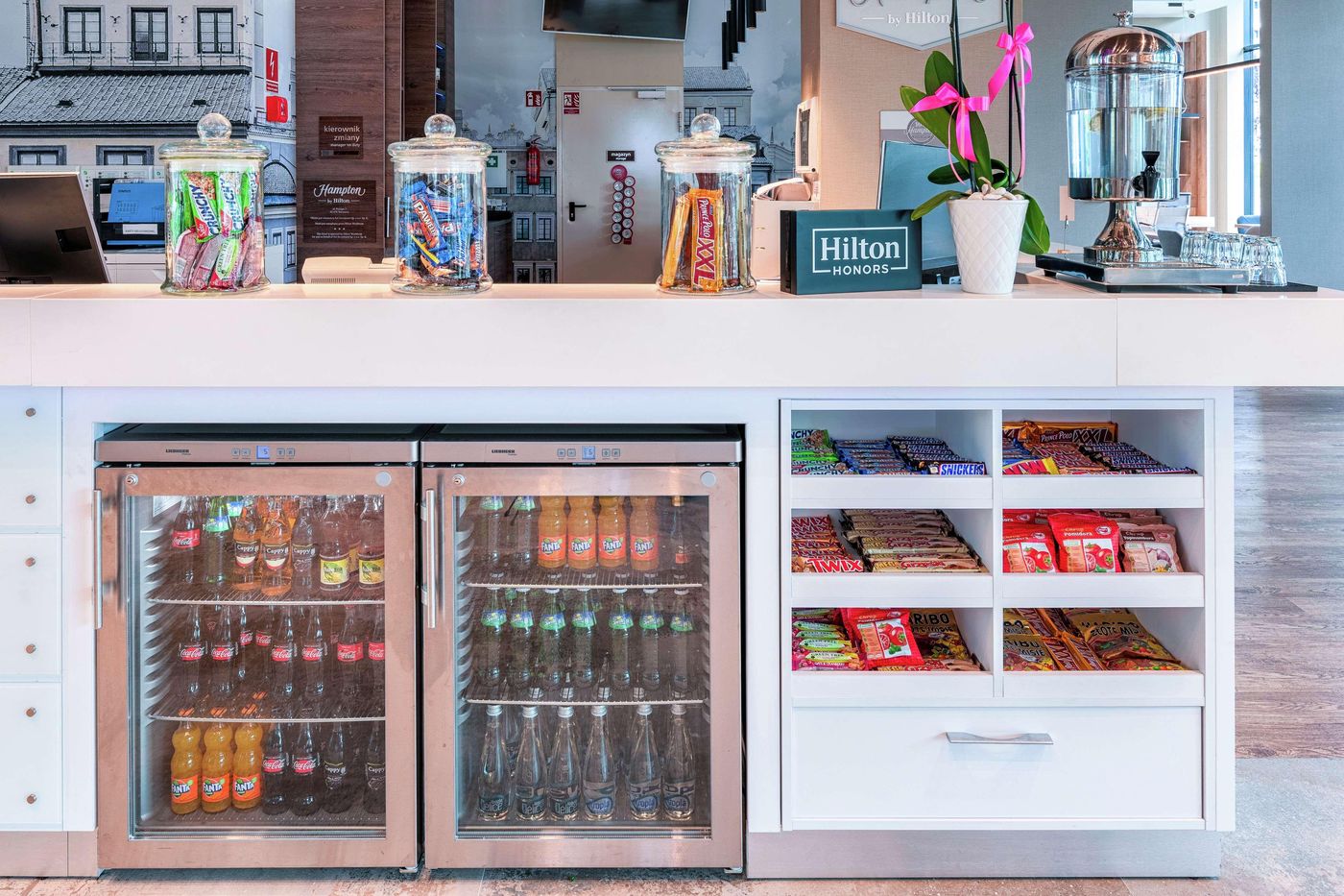 Hampton-by-Hilton-Warsaw-Mokotow-Restaurant-17