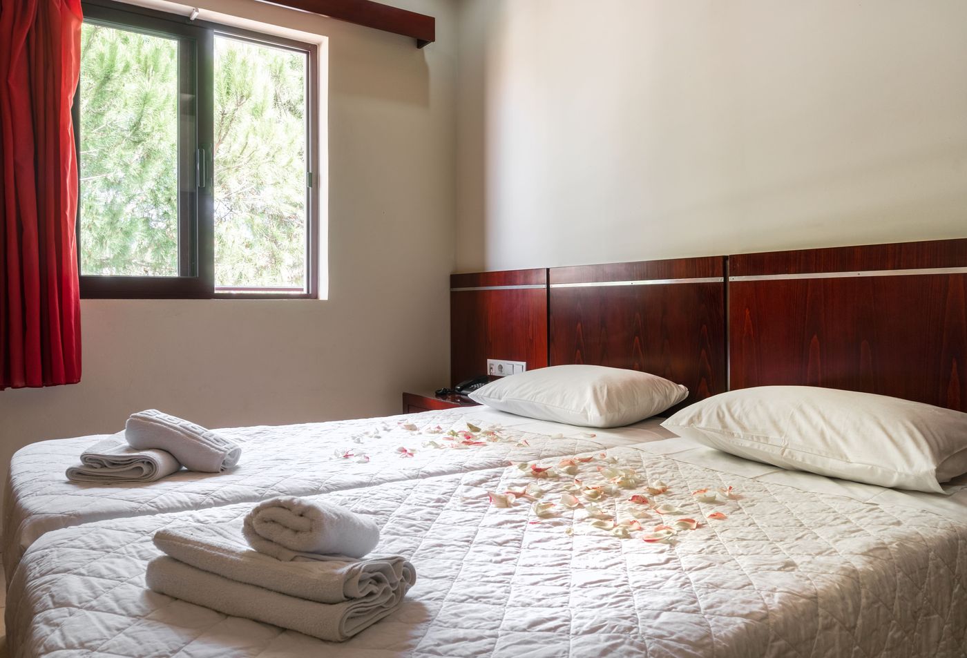 Canadian-Hotel-Room-33