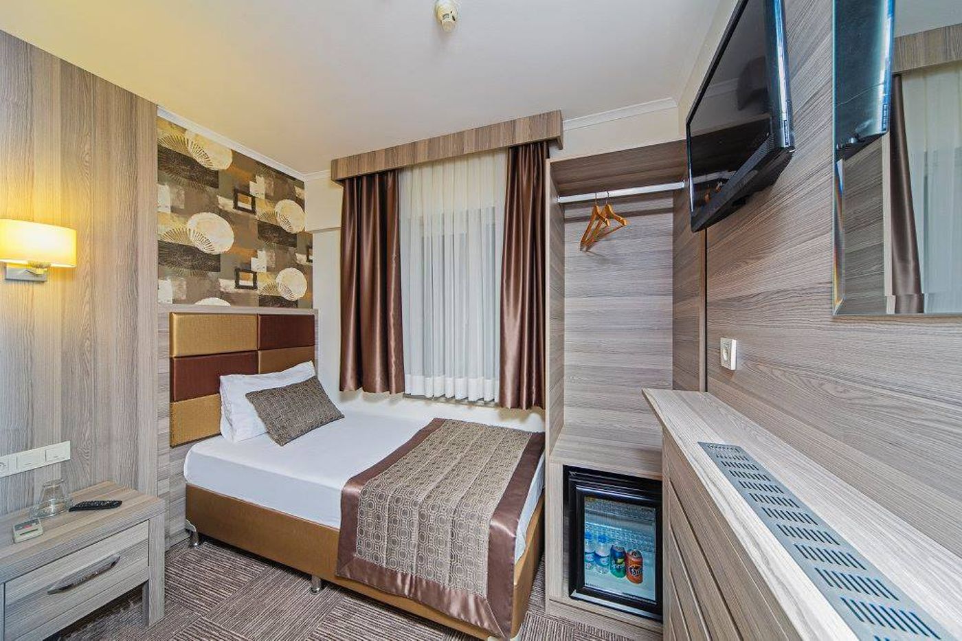 Pera-Arya-Hotel-Room-2
