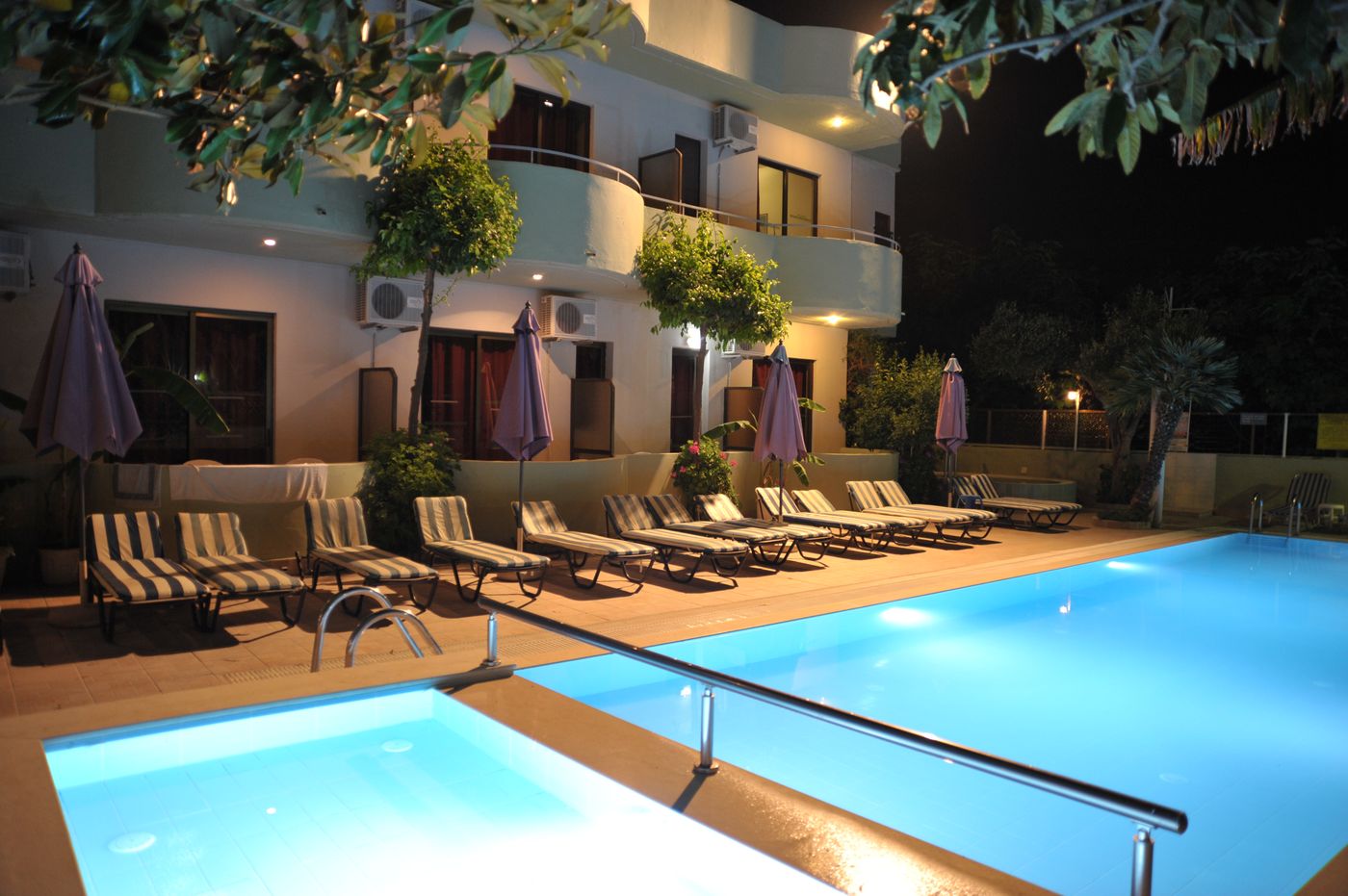 Anseli-Apartments-Pool-3