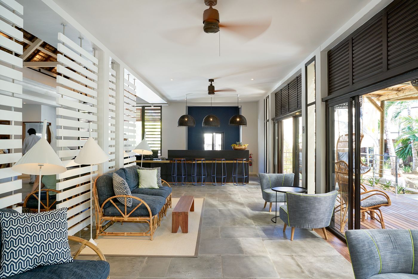 Lagoon Attitude - Adults Only