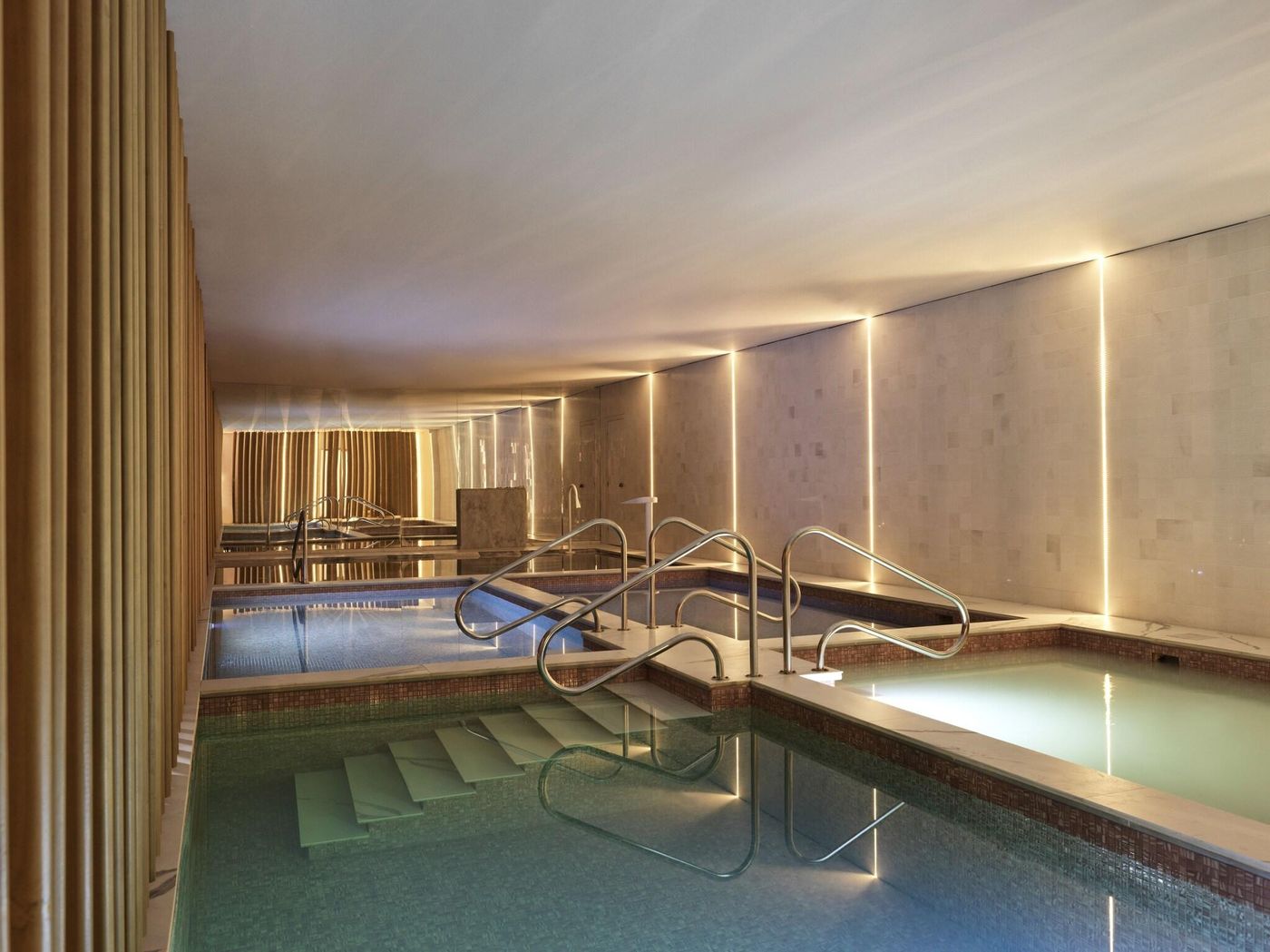 Myconian-Kyma---Design-Hotels-Sports-and-Entertainment-77