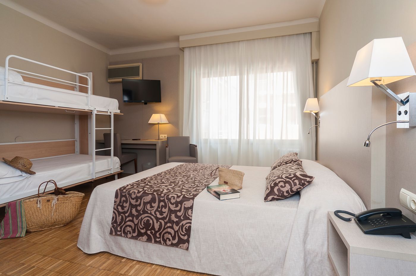 Lauria-Room-14