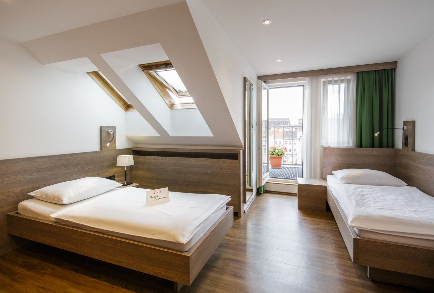 Lucia - Austria - Vienna - Room - 5