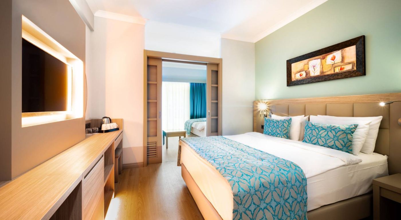 Aqua-Fantasy-Aquapark-Hotel---Spa-Room-16