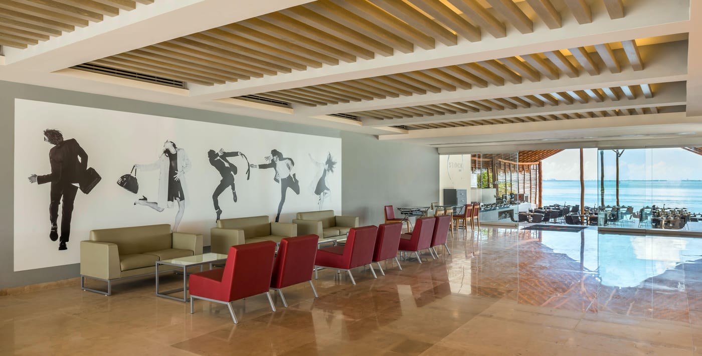 Real-Inn-Cancun-Lobby-60