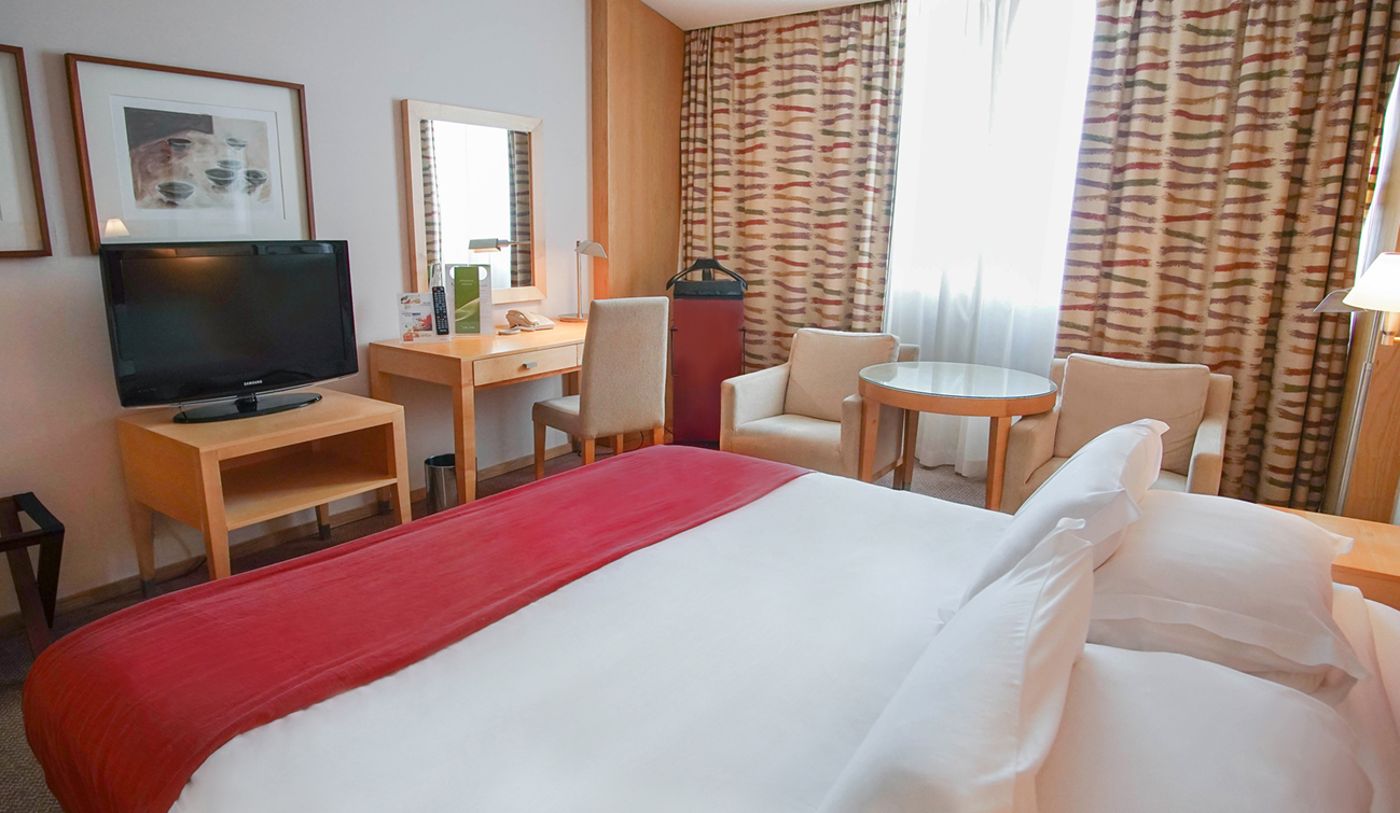 The-Lince-Azores-Great-Room-17