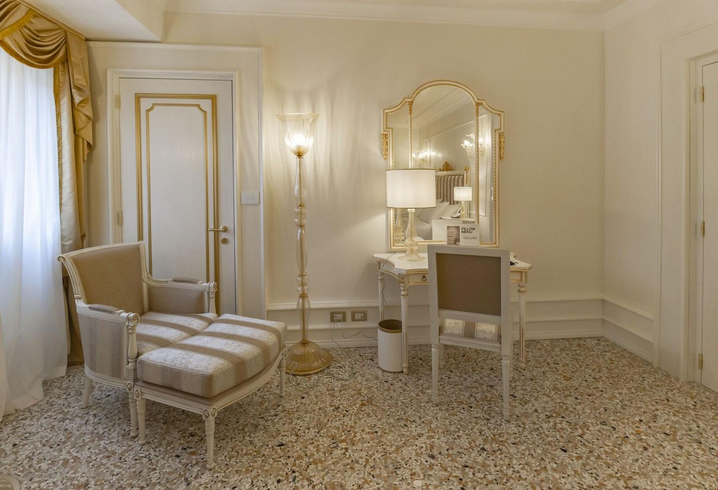 Ca-Bonfadini-Historic-Experience-Room-42