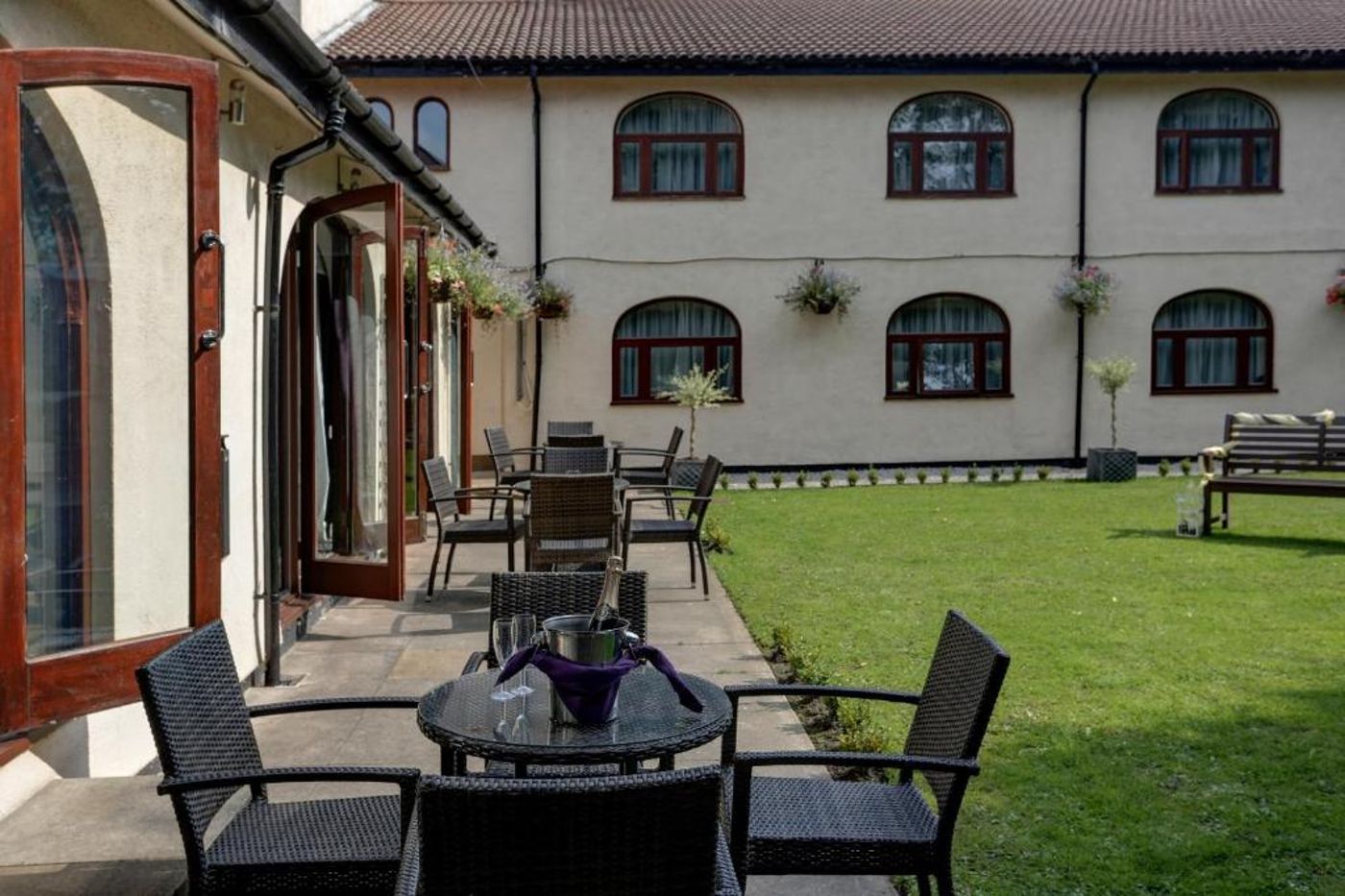 Best Western Widnes Halton Everglades Park Hotel-United Kingdom-Widnes-General view-7