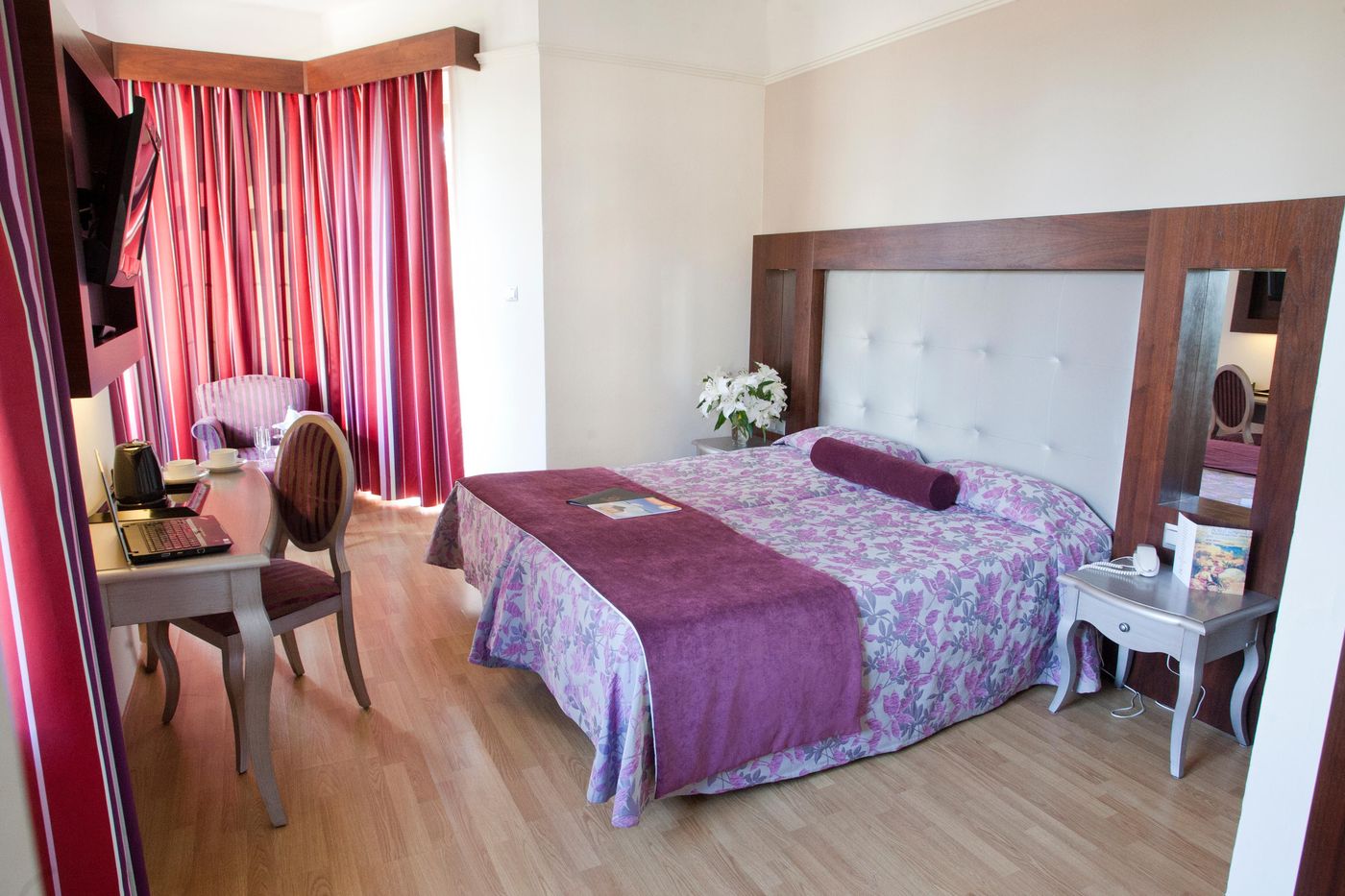 Hoteles-Globales-Reina-Cristina-Room-25