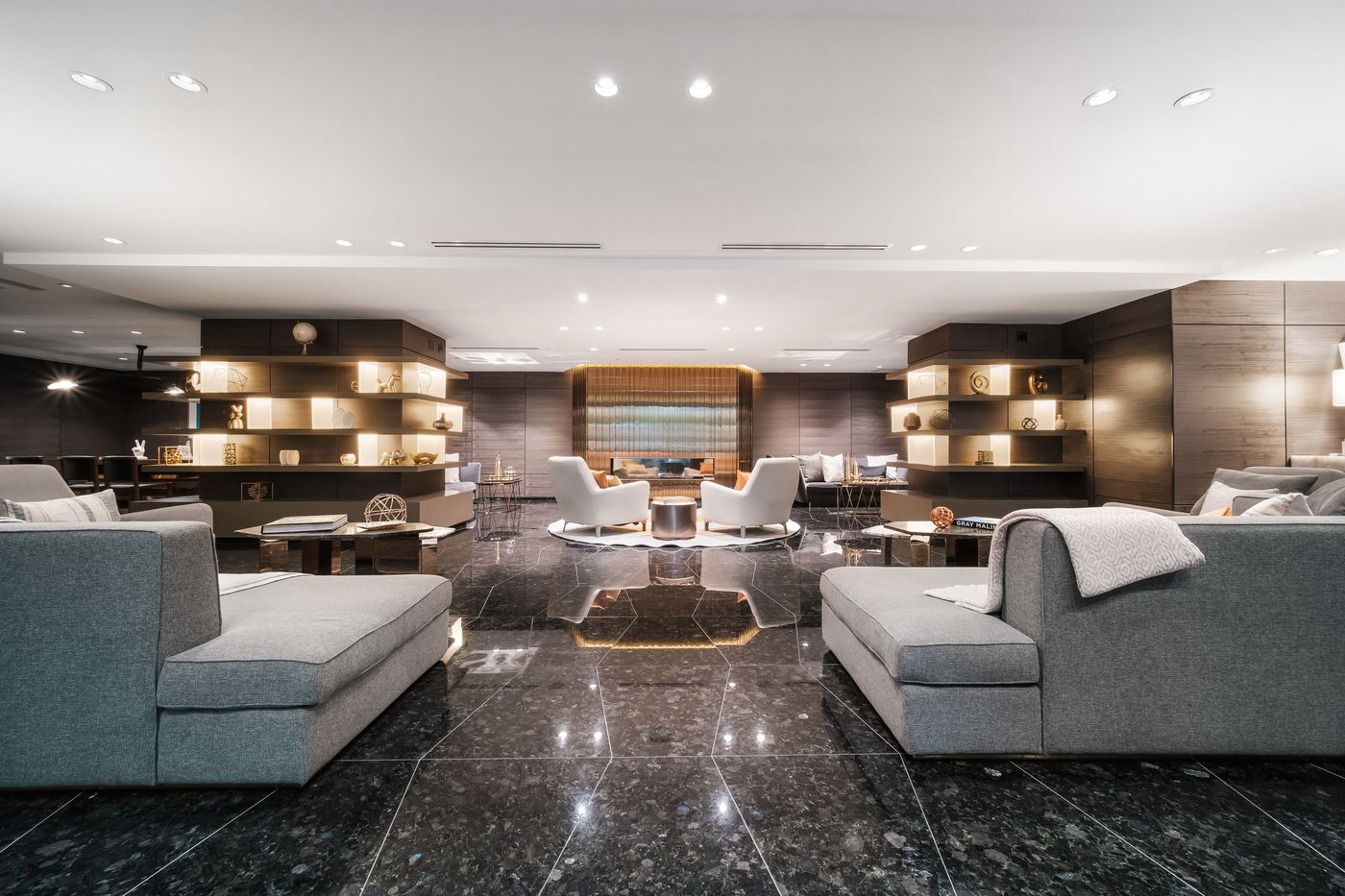 Paradox-Hotel-Vancouver-General-view-14