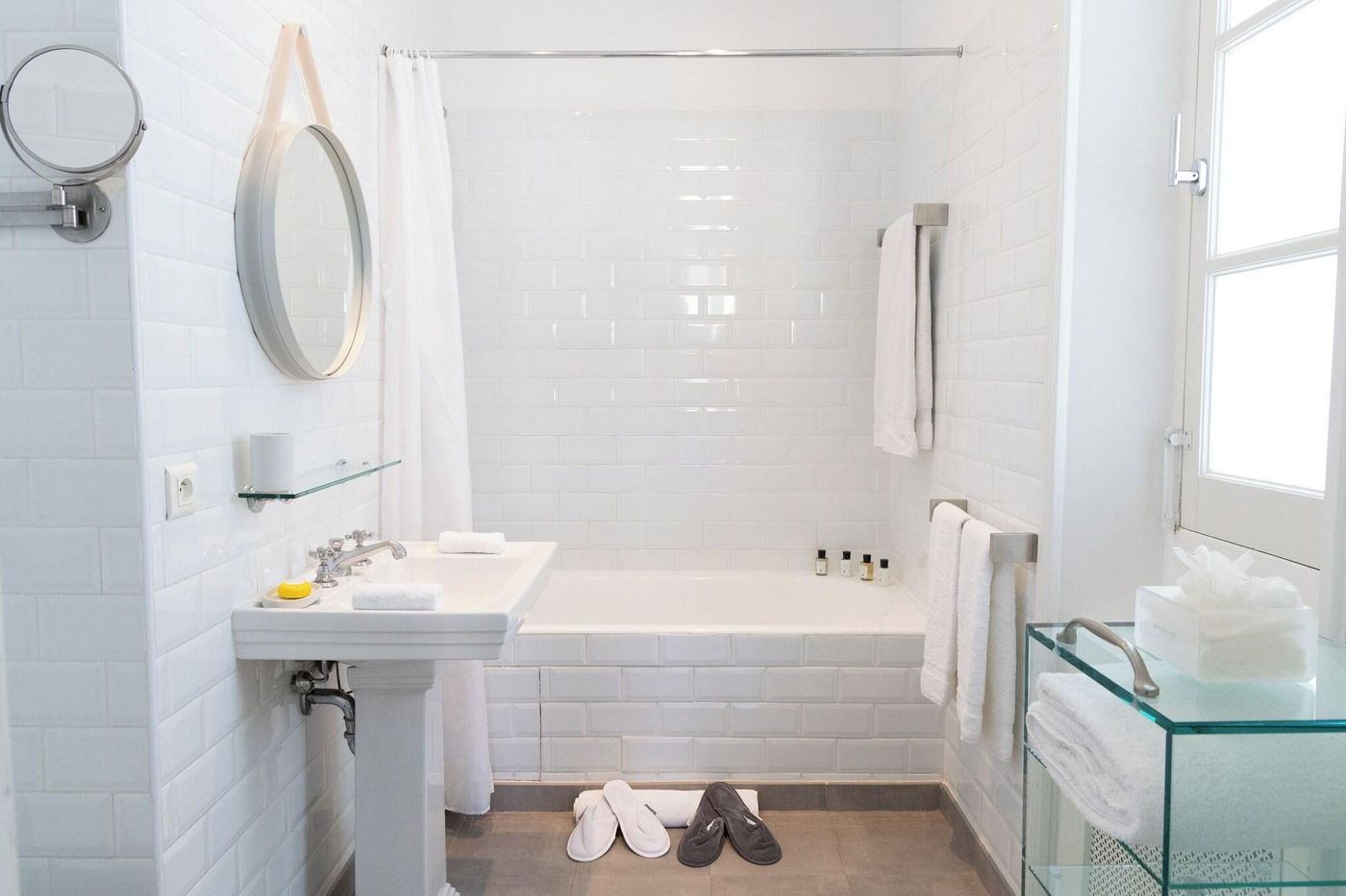 White-1921-Saint-Tropez-Room-40