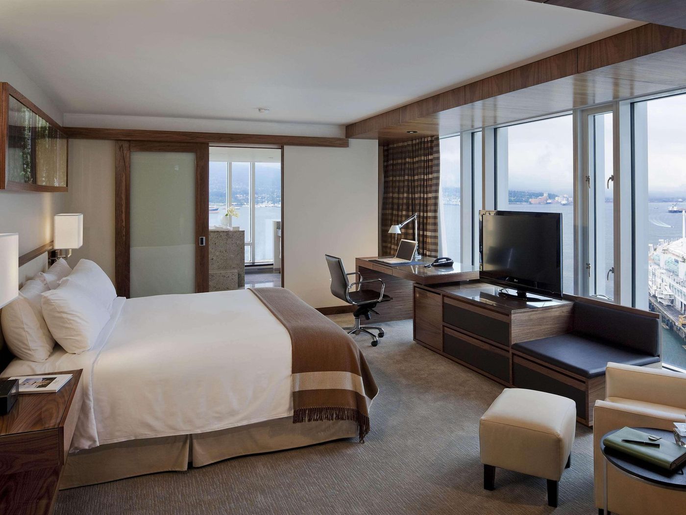 Fairmont-Pacific-Rim-Room-48