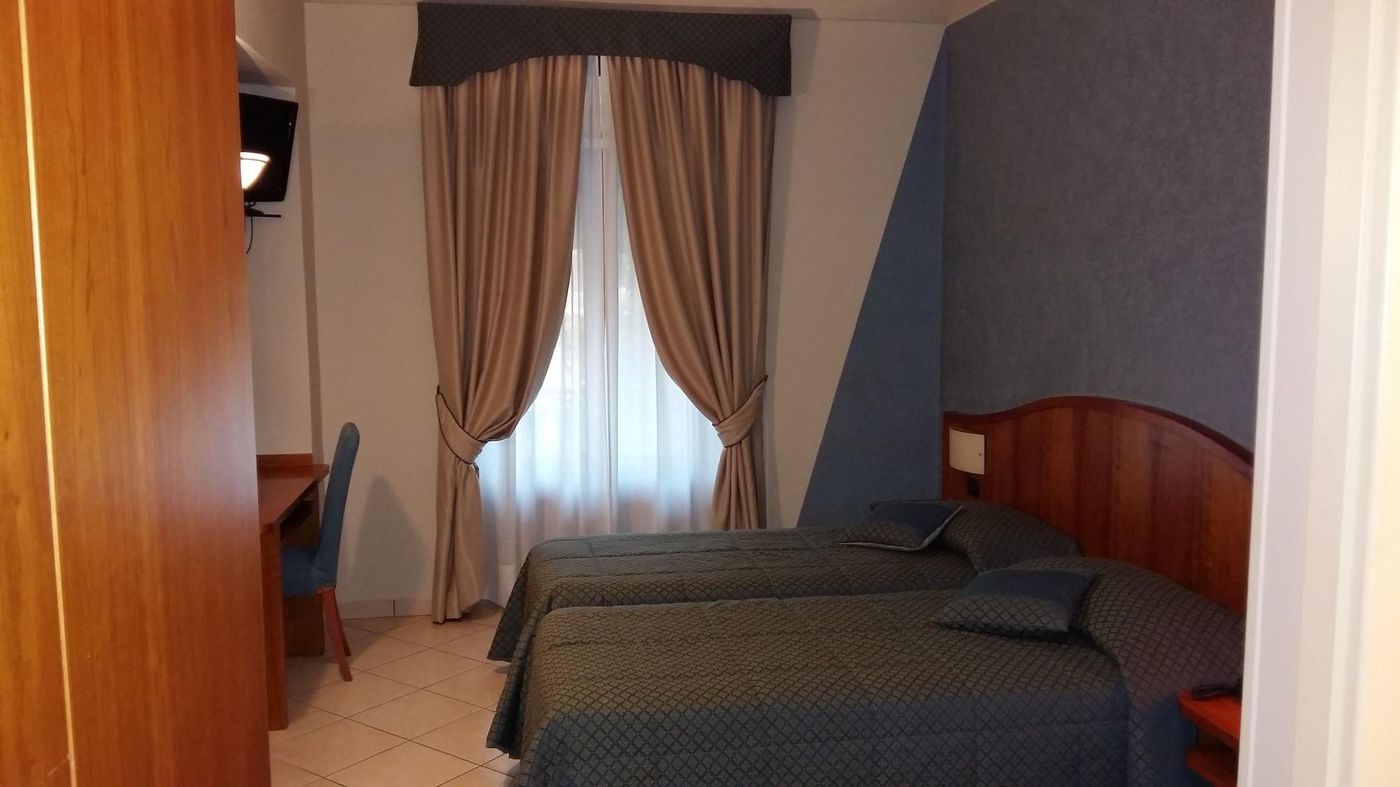 Hotel Cavour Asti - Italy - ASTI - Room - 6