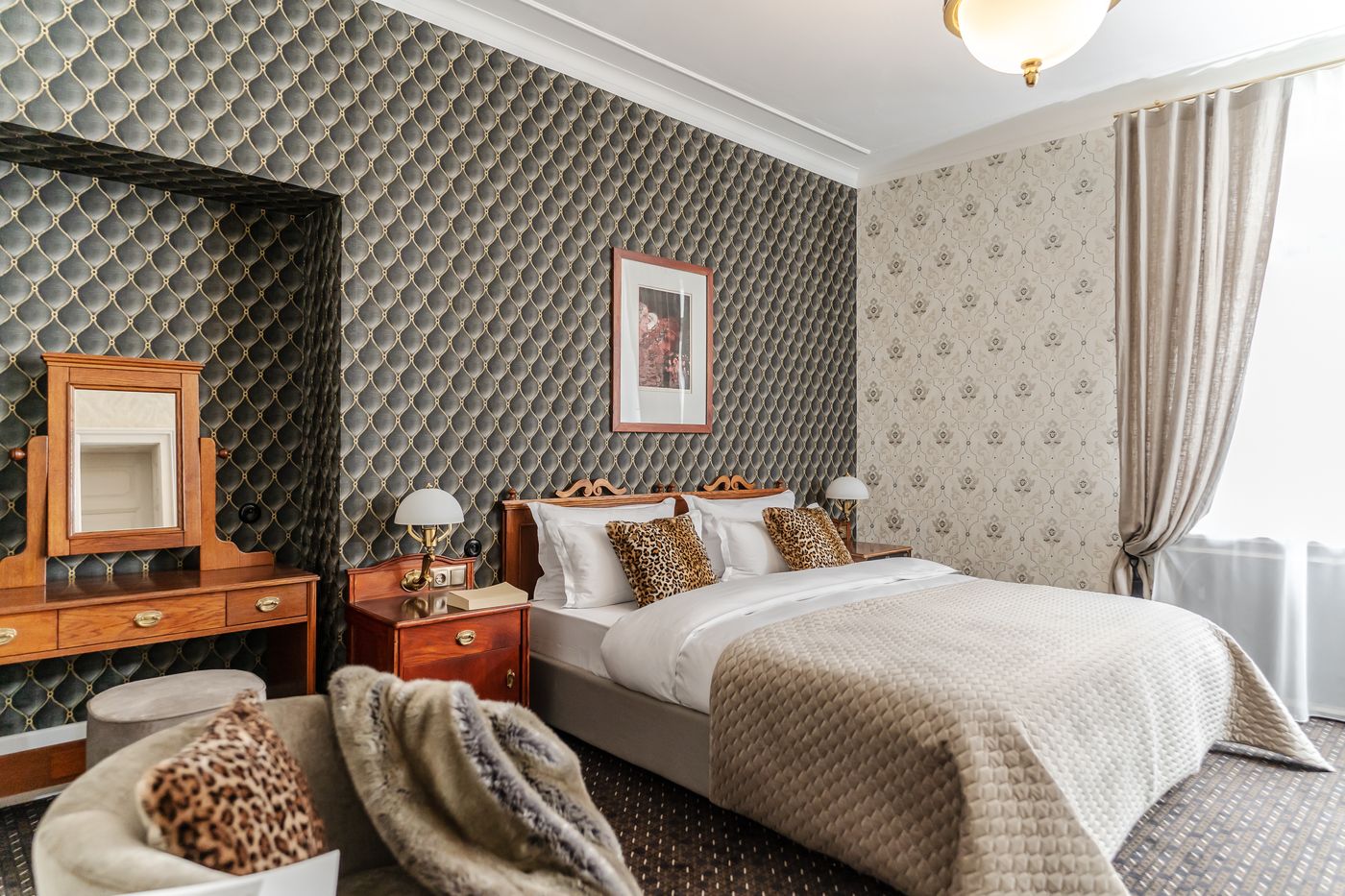 Hotel-H15-Francuski-Old-Town---Destigo-Hotels-Room-6