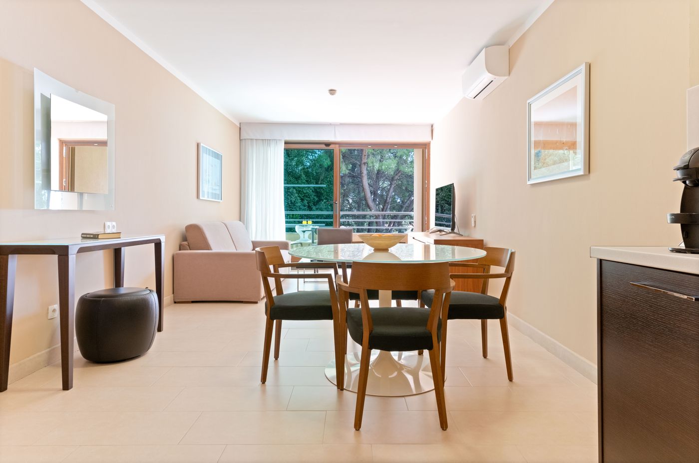 The-Residence-Room-63