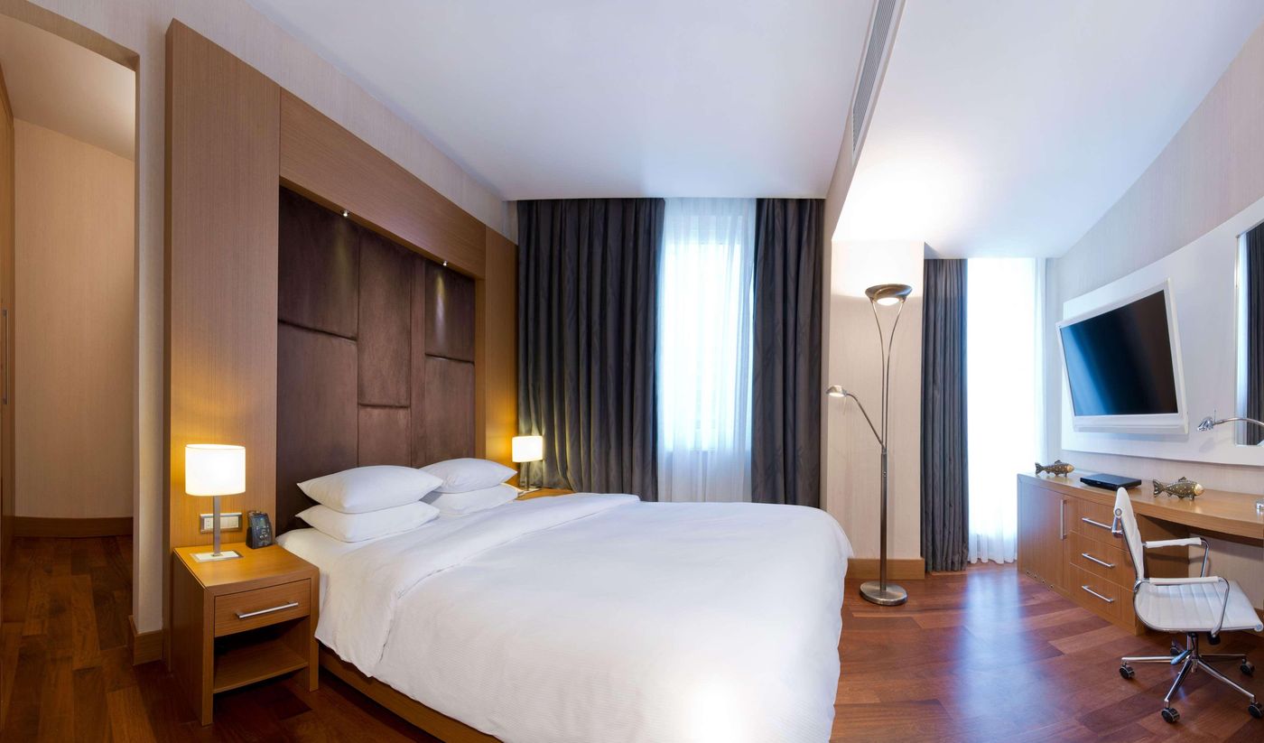 Hilton-Bodrum-Turkbuku-Resort---Spa-Room-39