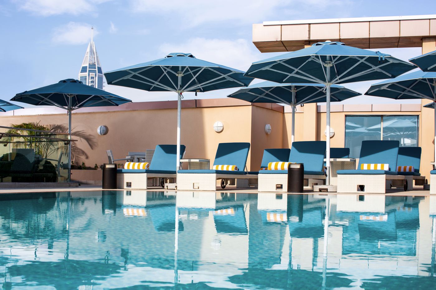 Pullman-Dubai-Jumeirah-Lakes-Towers-Pool-1