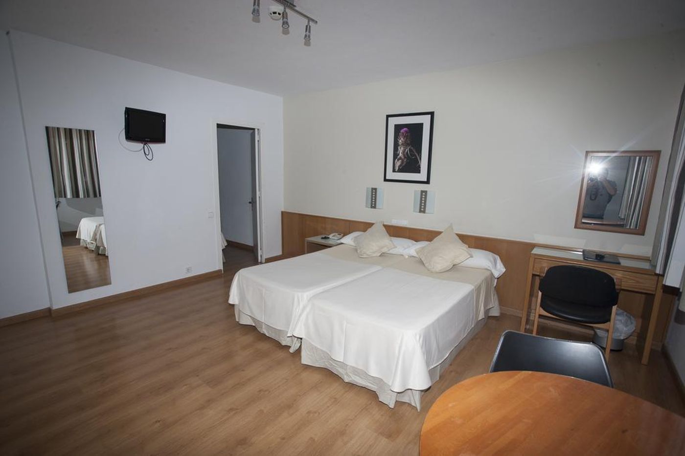 Hotel-Neptuno-Room-16