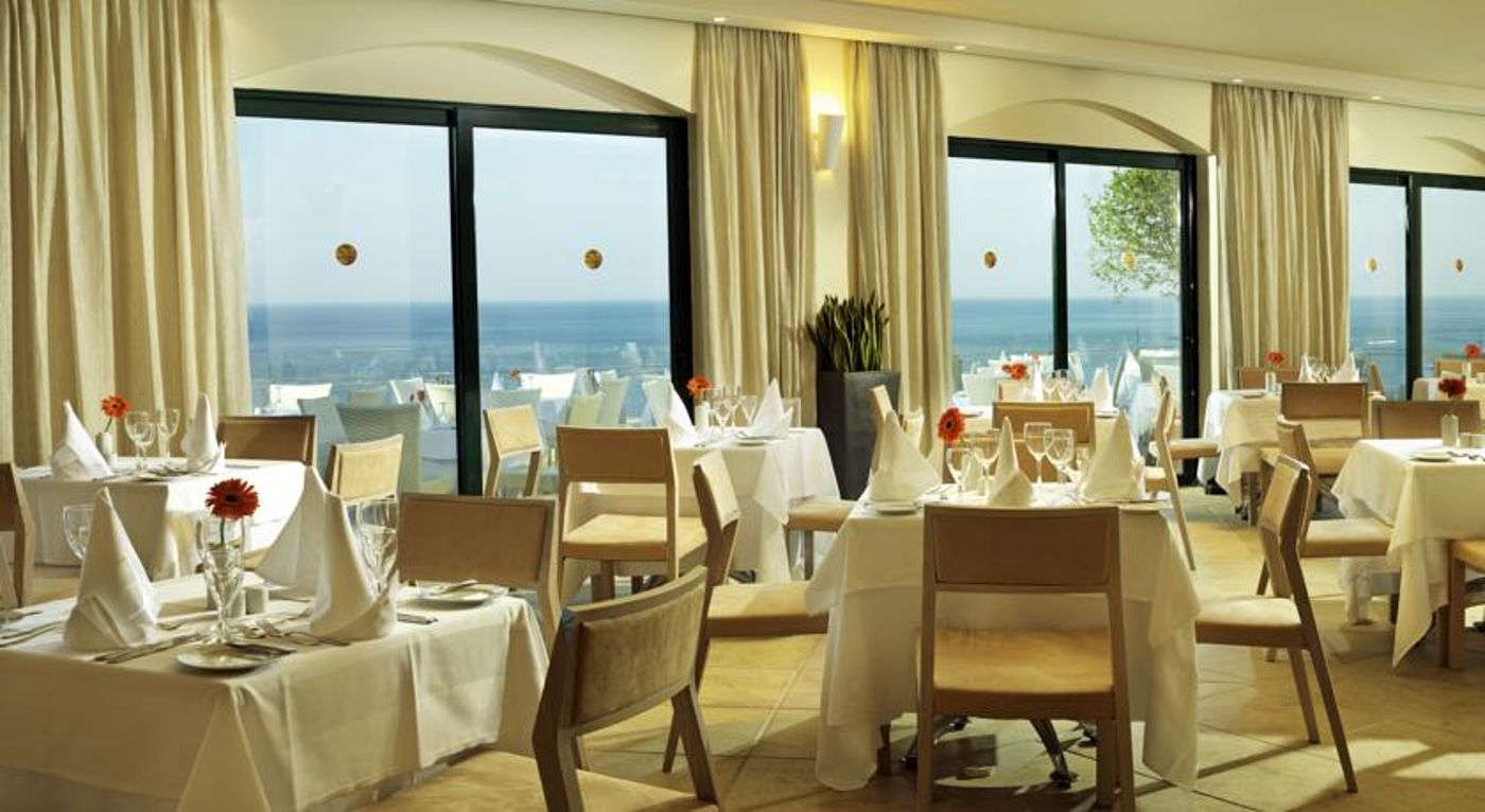 Louis-Apostolata-Island-Resort-Restaurant-37