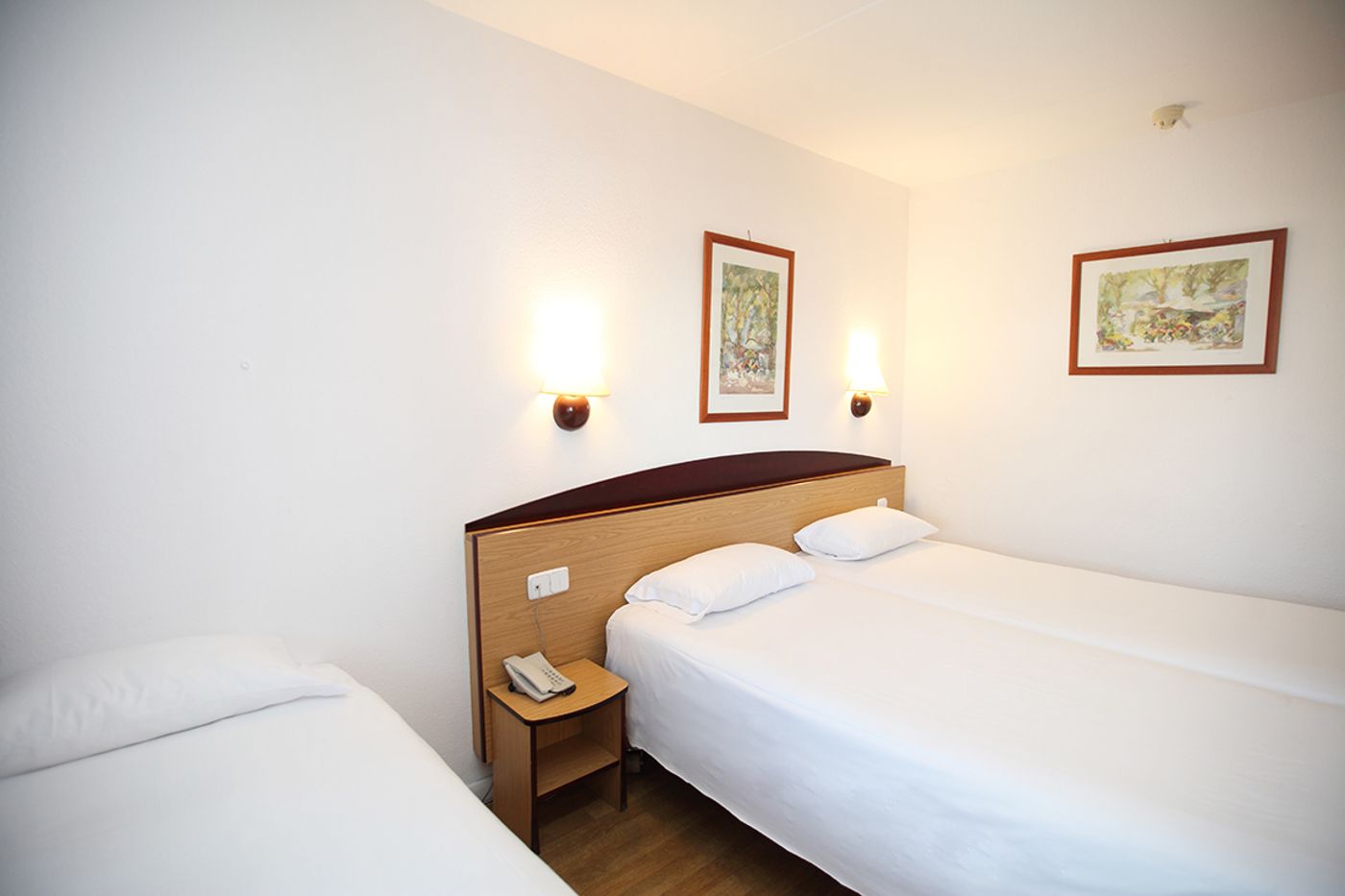 Travelodge Barcelona del Vallès-Spain-BARBERA DEL VALLES-Room-4