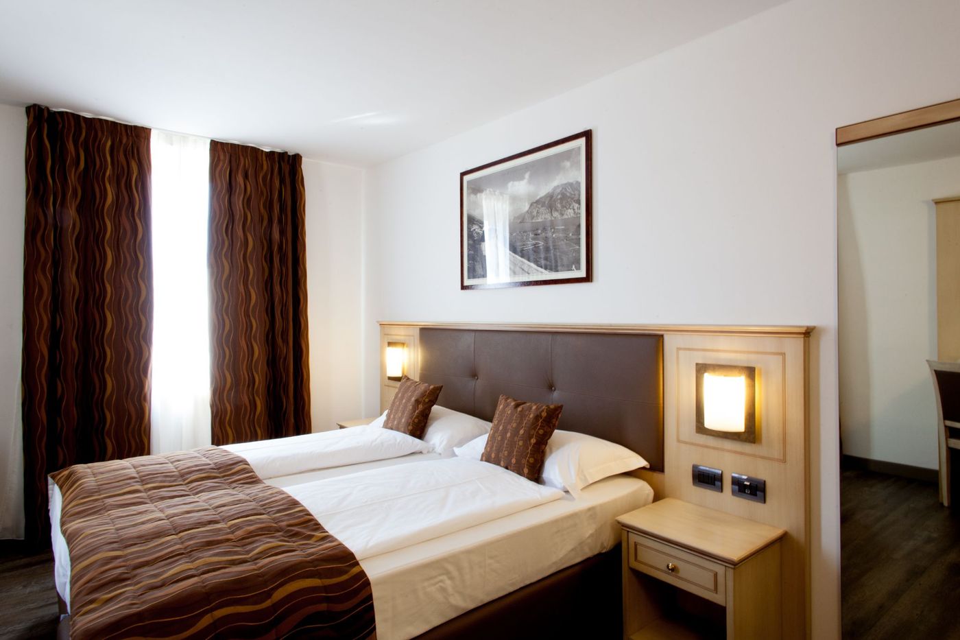 Portici - Romantik & Wellness-Italy-Riva del Garda TN-Room-7