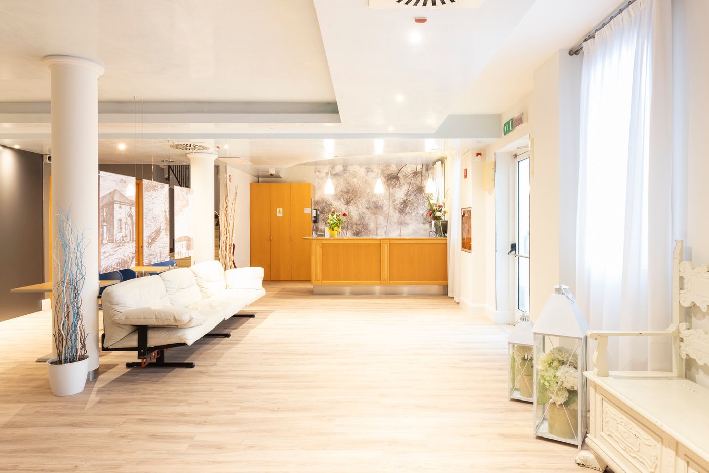 Hotel-Ca--Tron-Lobby-2