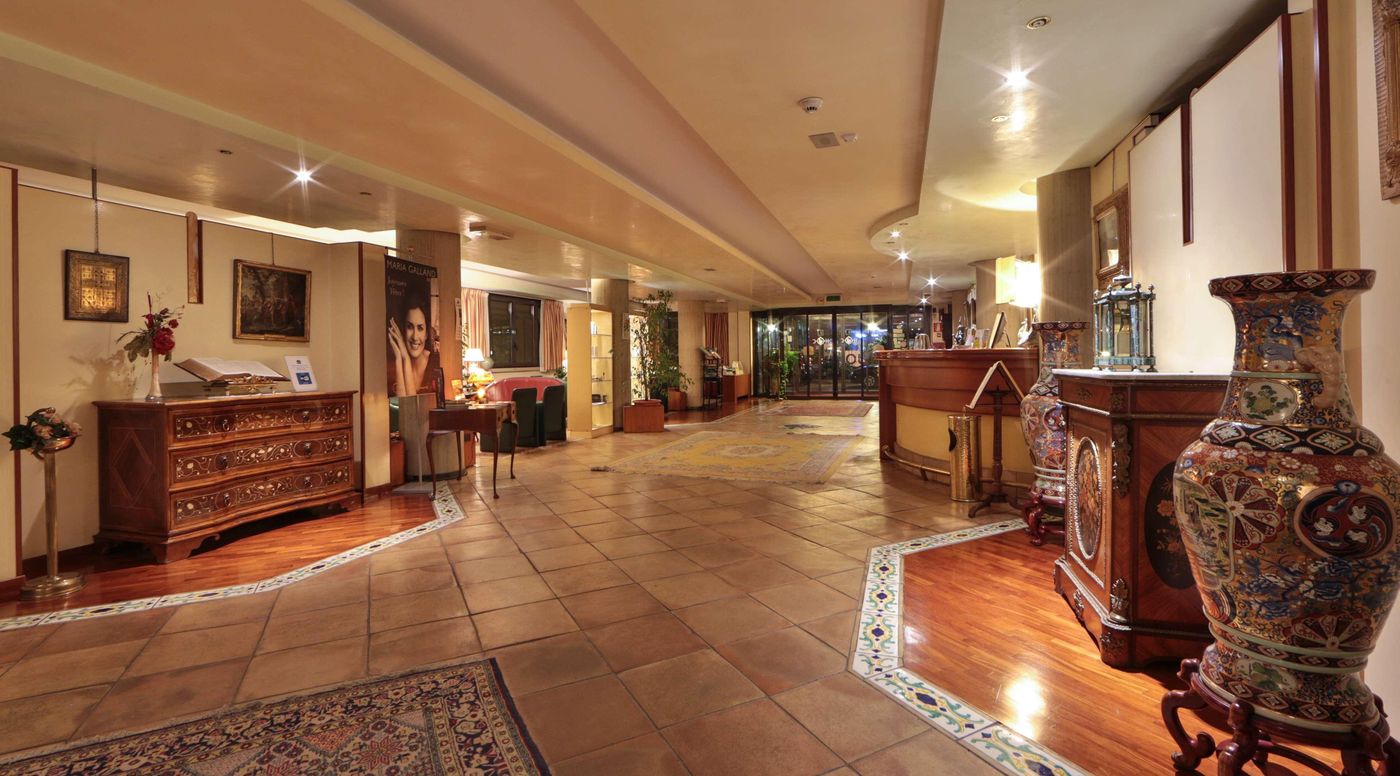 Best Western Hotel Dei Cavalieri-Italy-Barletta-Lobby-10
