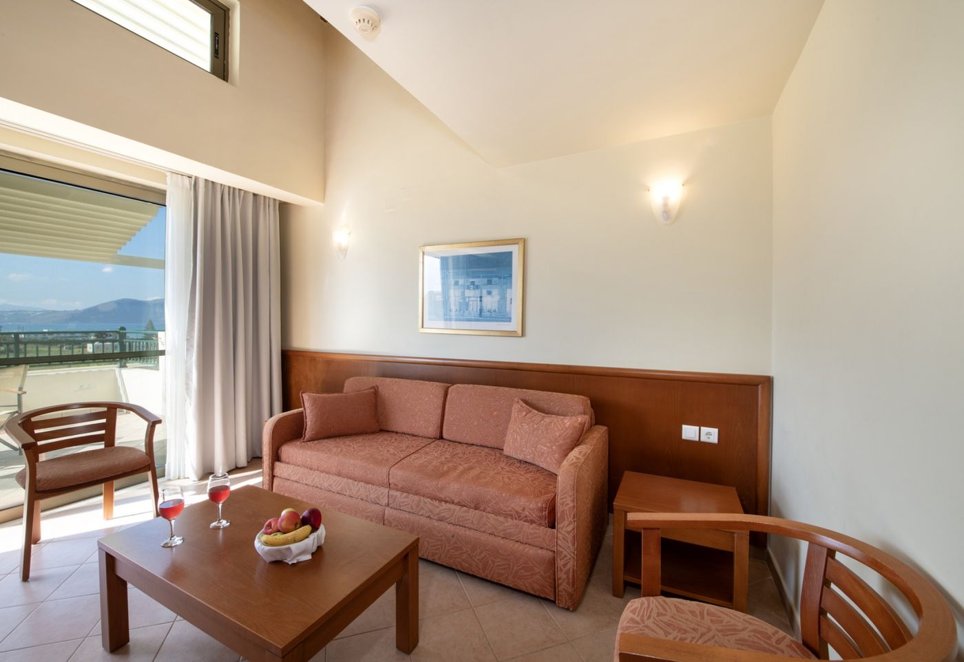 Hydramis-Palace-Beach-Resort-Room-52