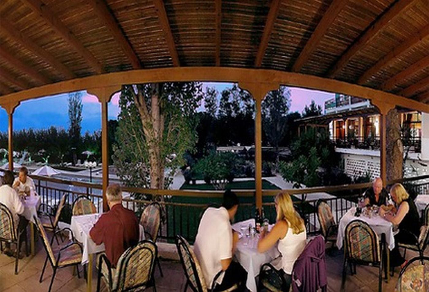 Irinna-Restaurant-31