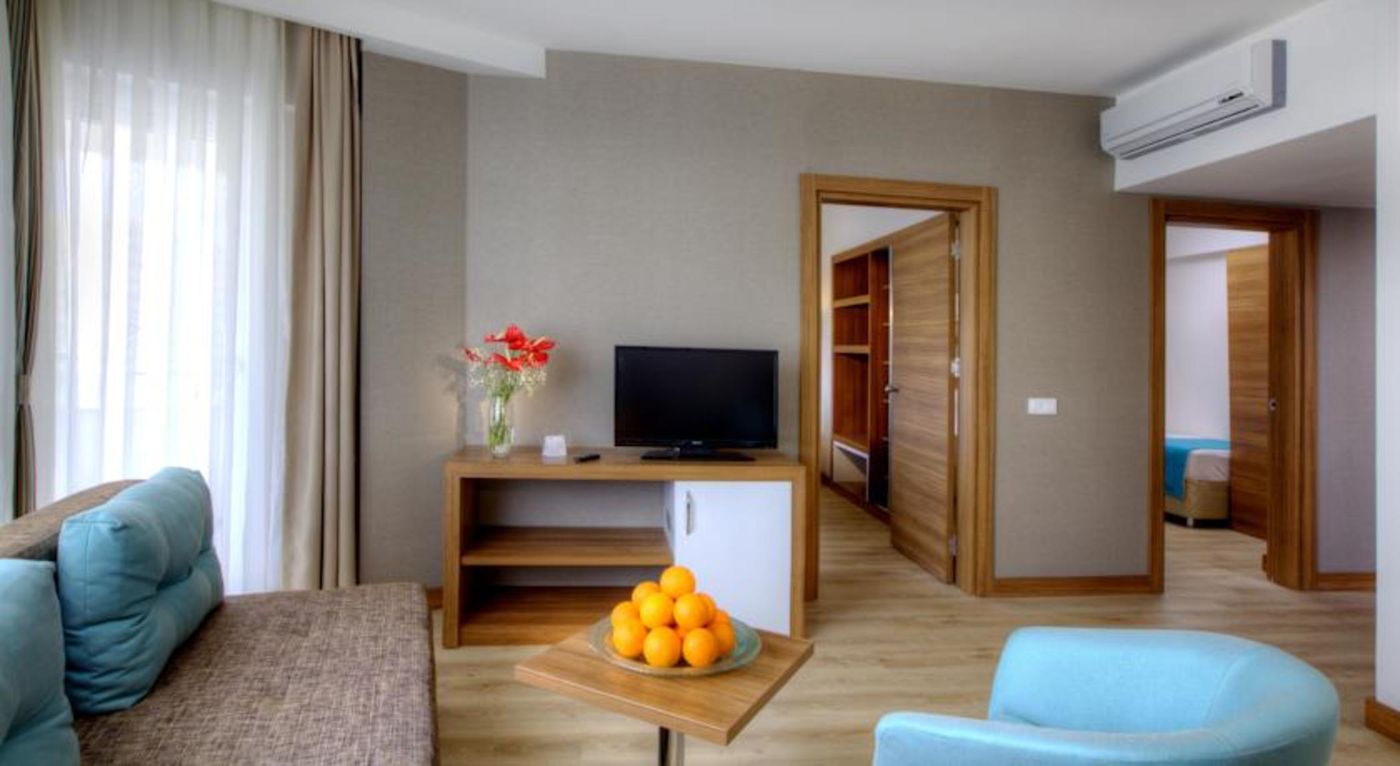 Grand-Park-Lara-Room-13