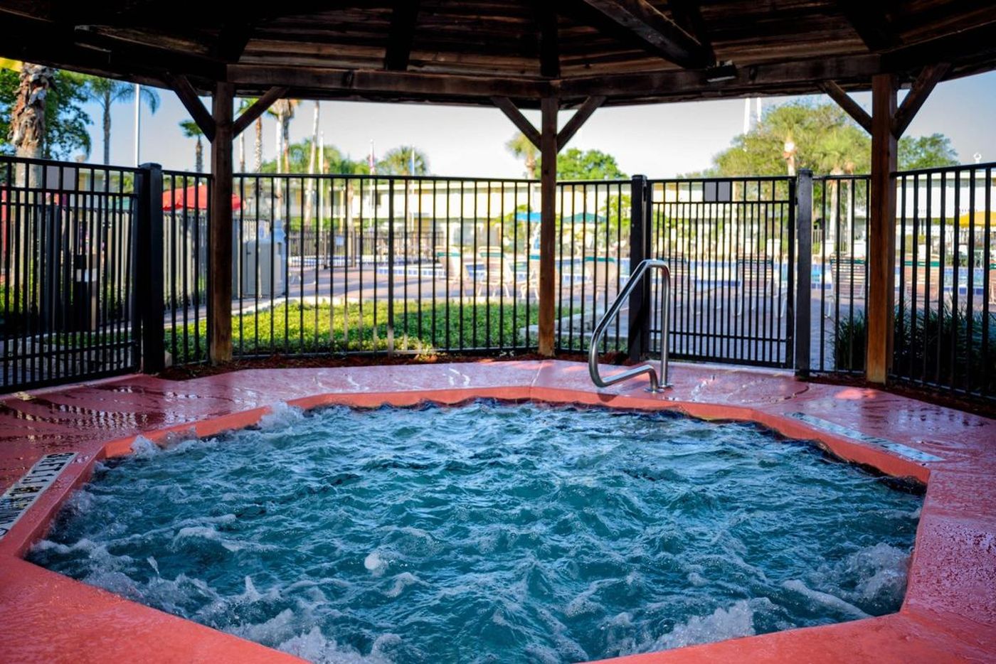 Seralago Hotel and Suites