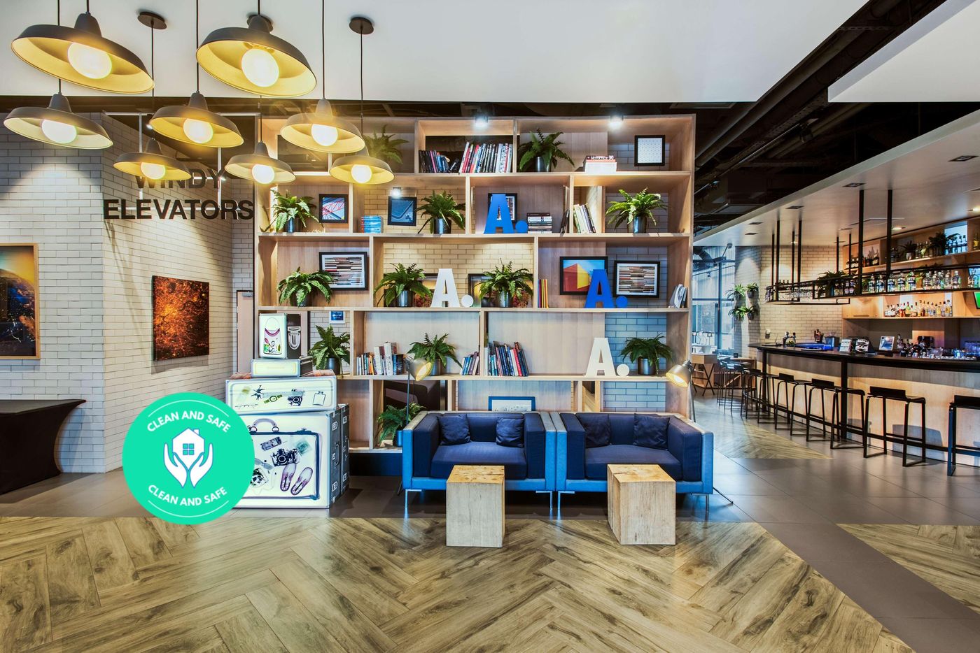 Hotel-Campanile-Warszawa-Lobby-7