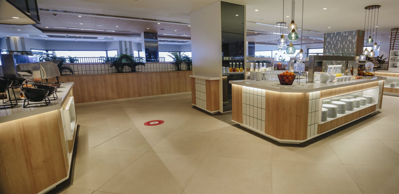 Hotel-Cristina-by-Tigotan-Restaurant-40