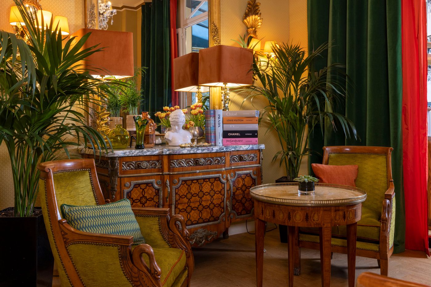 Hotel-Des-Marronniers-Lobby-10